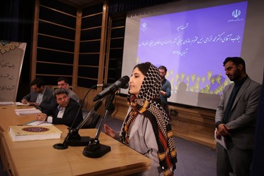 نشست صمیمی رئیس سازمان سینمایی کشور با هنرمندان عرصه سینما  استان فارس