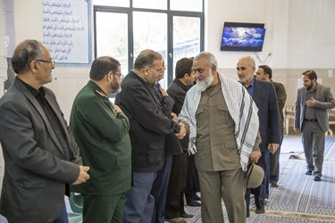حضورسردارمحمدرضا نقدی معاون هماهنگ‌کننده سپاه پاسداران انقلاب اسلامی درمراسم ختم والده سردارسید قاسم قریشی  جانشین رئیس سازمان بسیج مستضعفین