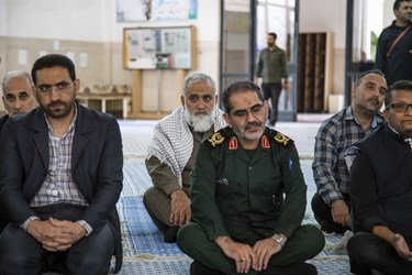حضورسردارمحمدرضا نقدی معاون هماهنگ‌کننده سپاه پاسداران انقلاب اسلامی درمراسم ختم والده سردارسید قاسم قریشی  جانشین رئیس سازمان بسیج مستضعفین