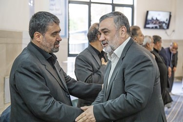 حضورسردارحسین اشتری مشاور رئیس ستاد کل نیروهای مسلح درمراسم ختم والده سردارسید قاسم قریشی  جانشین رئیس سازمان بسیج مستضعفین