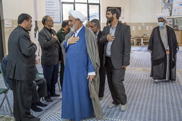 حضورسردارعلی مقواساز معاون فرهنگی سازمان بسیج درمراسم ختم والده سردارسید قاسم قریشی  جانشین رئیس سازمان بسیج مستضعفین