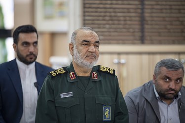 حضورسردار حسین سلامی فرمانده کل سپاه پاسداران انقلاب اسلامی 
 درمراسم ختم والده سردارسید قاسم قریشی  جانشین رئیس سازمان بسیج مستضعفین