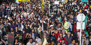 فیلم| حضور دانش‌آموزان مشهدی در راهپیمایی 13 آبان