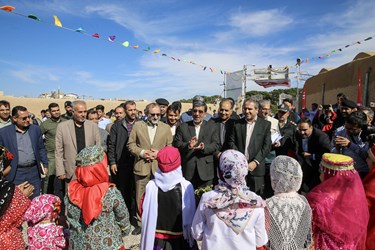 حضور سید عزت الله ضرغامی وزیر میراث فرهنگی، گردشگری و صنایع دستی در جشنواره ملی انار ساوه