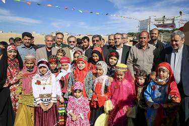 حضور سید عزت الله ضرغامی وزیر میراث فرهنگی، گردشگری و صنایع دستی در جشنواره ملی انار ساوه