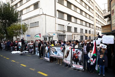 تجمع دانشجویان مقابل سفارت ترکیه