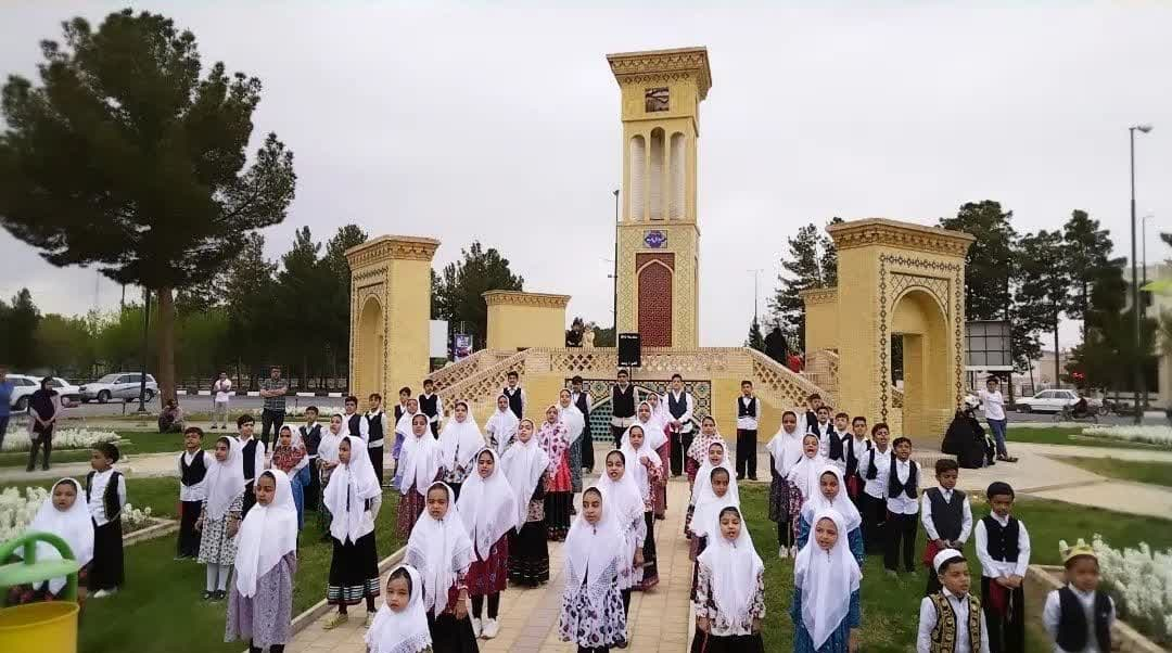 غرفه‌هایی با طعم و مزه انار در پانزدهمین جشنواره انار بادرود+تصاویر و فیلم