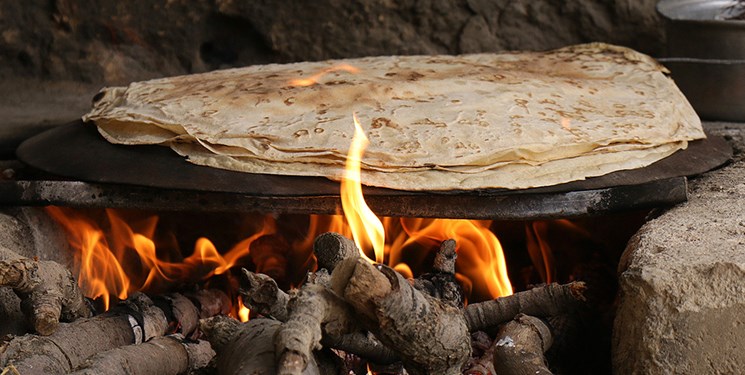 پخت نان سنتی تیری رسم دیرینه اقوام لُر و بختیاری