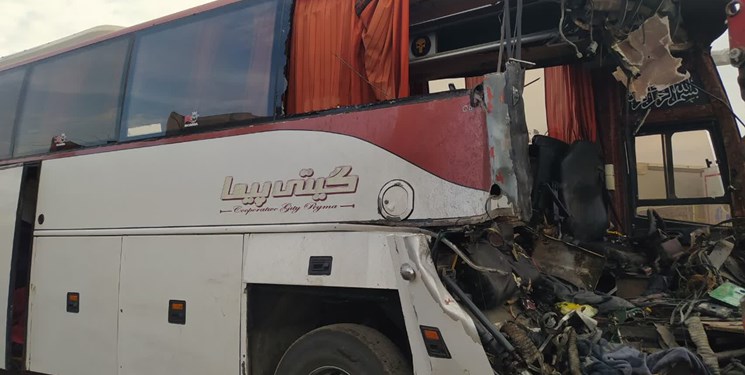 7 کشته و مجروح درتصادف اتوبوس با کامیون در محور مشهد اصفهان