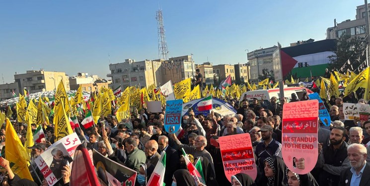 رویترز: هزاران ایرانی در اعتراض به کشته شدن کودکان و غیرنظامیان در غزه  به خیابان‌ها آمدند