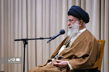 تفقد قائد الثورة لمعرض انجازات القوة الجوفضائية للحرس الثوري