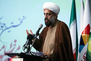 نخستین جایزه کتاب مداحان مؤلف