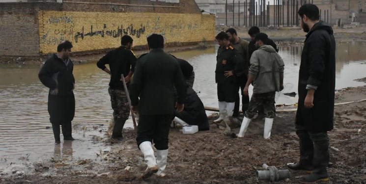 فعالیت ۷۵ گروه جهادی جهت رفع آبگرفتگی در اهواز