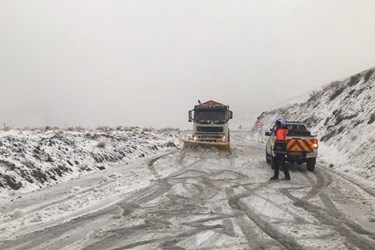 برف در محورهای کوهستانی البرز(عملیات پاکسازی جاده کرج-چالوس)