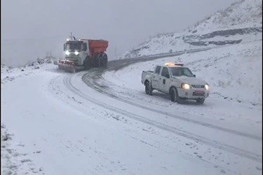 برف در محورهای کوهستانی البرز(عملیات پاکسازی جاده طالقان)