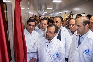 افتتاح خط سرم سازی دانا با حضور وزیر اقتصاد و امور دارایی به تبریز