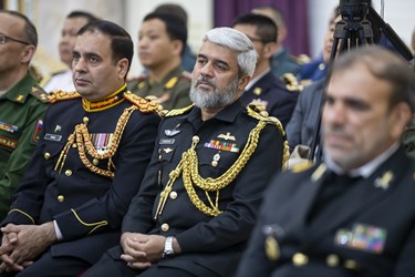 دیدار وابستگان خارجی نظامی با دریادار ایرانی 
