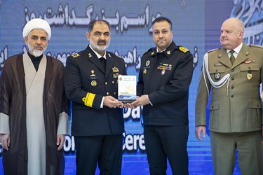 دیدار وابستگان خارجی نظامی با دریادار ایرانی 