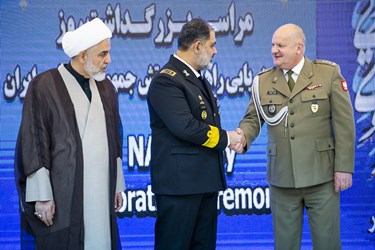 دیدار وابستگان خارجی نظامی با دریادار ایرانی 