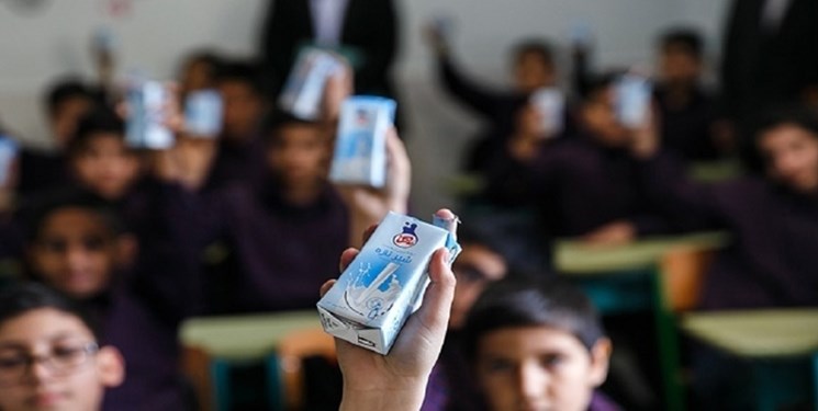 ۵ هزار دانش‌آموز فاروجی از شیر رایگان بهره‌مند می‌شوند