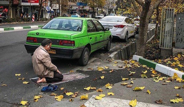 نماز اول‌وقت معروف‌ترین بستنی‌فروش مشهدی