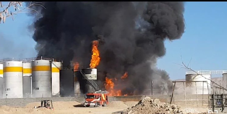 مهار آتش سوزی در منطقه ویژه بیرجند ادامه دارد+ تصویر