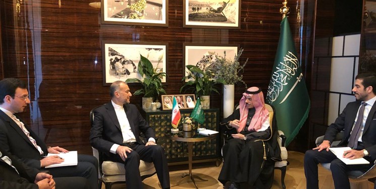 دیدار و گفت‌‌وگوی امیرعبداللهیان  و وزیر خارجه عربستان در ژنو+فیلم