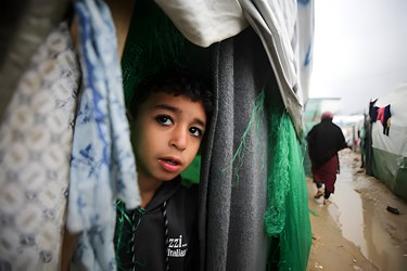  آوارگان فلسطینی در هوای بارانی