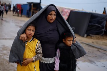  آوارگان فلسطینی در هوای بارانی