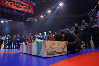 تششیع شهید گمنام در مسابقات کشتی آزاد کشور در ساری