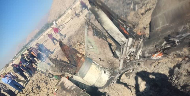 سقوط یک فروند جنگنده سوخو 22 سپاه حوالی دریاچه پریشان+فیلم