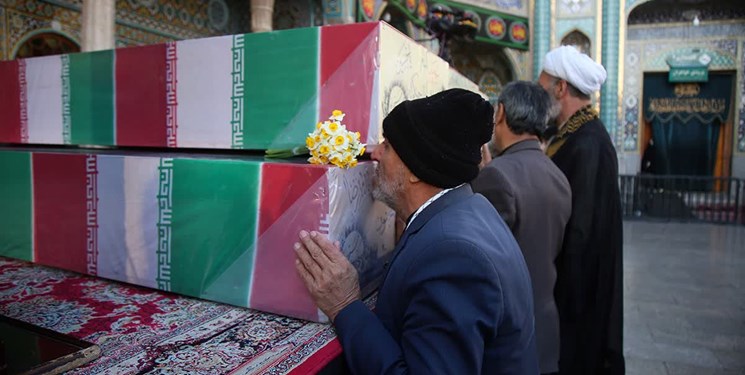 برای ما حمدی بخوانید که شما زنده‌اید و ما مُرده!