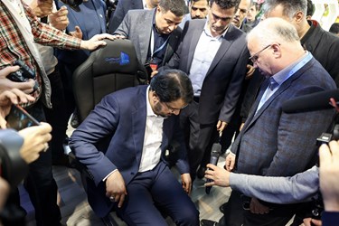 بازدید مهرداد بذرپاش وزیر راه و شهرسازی از هفتمین نمایشگاه بین‌المللی حمل‌ونقل
