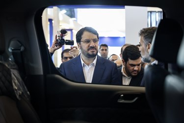 بازدید مهرداد بذرپاش وزیر راه و شهرسازی از هفتمین نمایشگاه بین‌المللی حمل‌ونقل