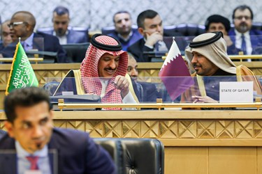از چپ:عبدالله بن سعود العنزی سفیر عربستان در ایران در  نشست بین‌المللی تهران درباره «فلسطین»