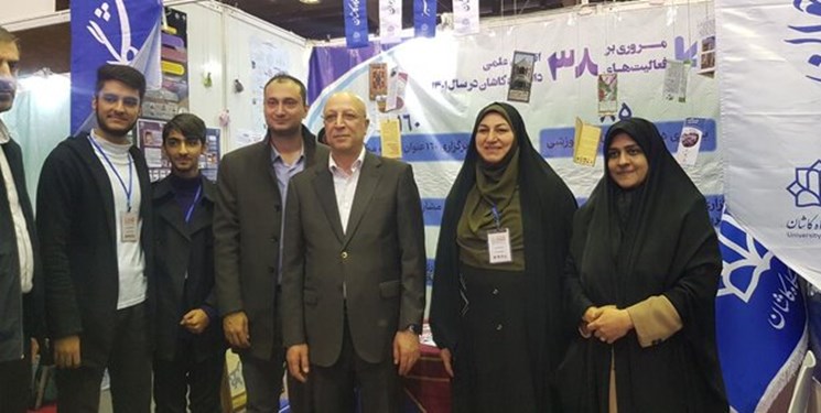 وزیر علوم از نمایشگاه جشنواره حرکت بازدید کرد
