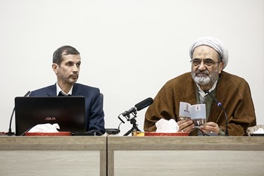 از راست:حجت‌الاسلام علی ذوعلم و  دکترمحمدسعید جبل عاملی در سومین نشست سالانه اندیشگاه بیانیه گام دوم