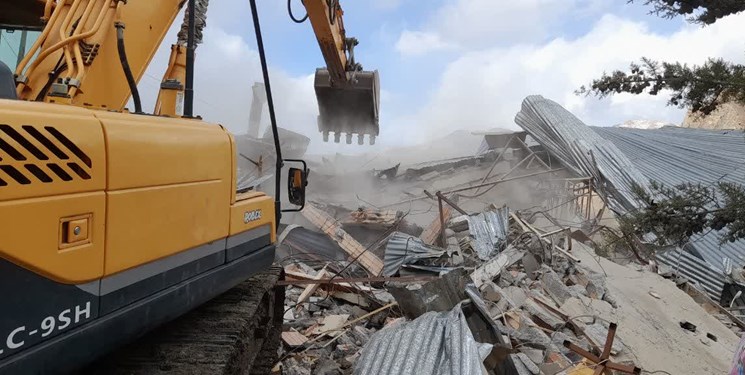تخریب ساخت‌ و سازهای غیرمجاز در اراضی ملی چالوس