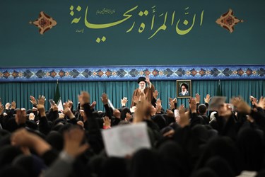 دیدار هزارن نفر از زنان و دختران با رهبر معظم انقلاب