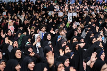 دیدار هزارن نفر از زنان و دختران با رهبر معظم انقلاب