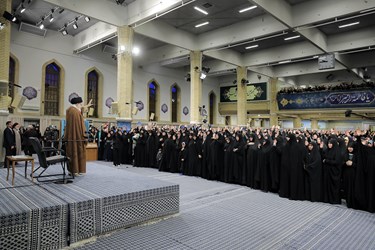 دیدار هزارن نفر از زنان و دختران با رهبر معظم انقلاب