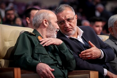 علیرضا زاکانی شهردار تهران و  سردار محمدرضا فلاح‌زاده  جانشین فرمانده نیروی قدس سپاه در سومین همایش یاران سلیمانی