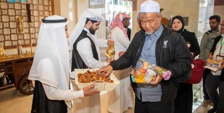 عربستان 1000 شخصیت بانفوذ خارجی را به سفر عمره دعوت کرد