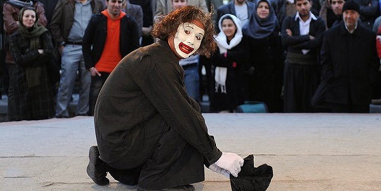 انتقاد شدید محمود فرهنگ از اجراهای تئاتر در خیابان؛ فرزندان ناخلف تئاتر آزاد هستند