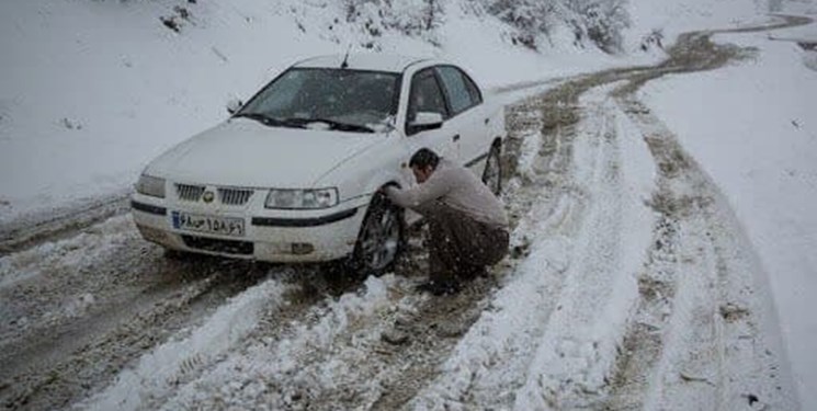 برف راه ۳۸ روستای کردستان را مسدود کرد