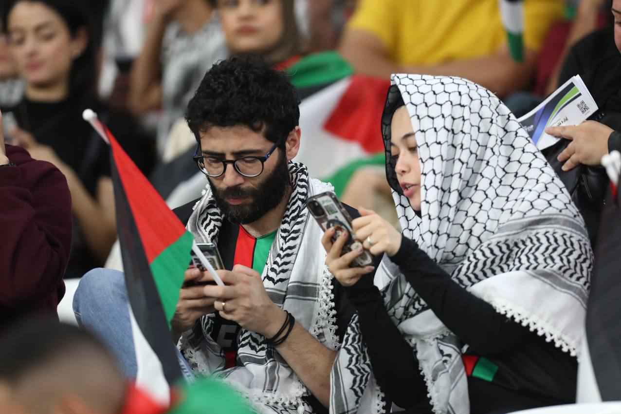 - تصاویری جالب از هواداران فلسطین در بازی با ایران