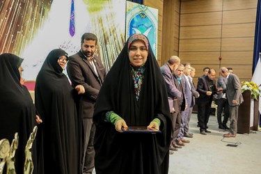 اختتامیه دومین نمایشگاه هنرهای تجسمی ایثار منطقه 5 کشور در شیراز .