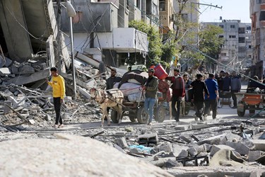  بازگشت هزاران آواره فلسطینی به «دیر البَلَح»