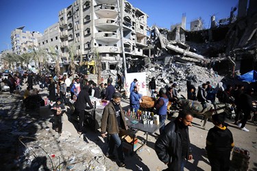  بازگشت هزاران آواره فلسطینی به «دیر البَلَح»