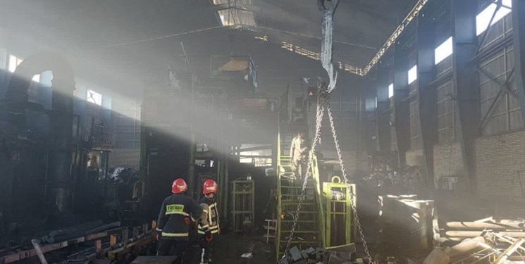 آتش‌سوزی یک واحد صنعتی در سمنان 2 مصدوم برجای گذاشت